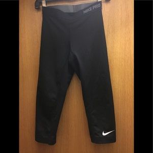 Nike pro cropped leggings